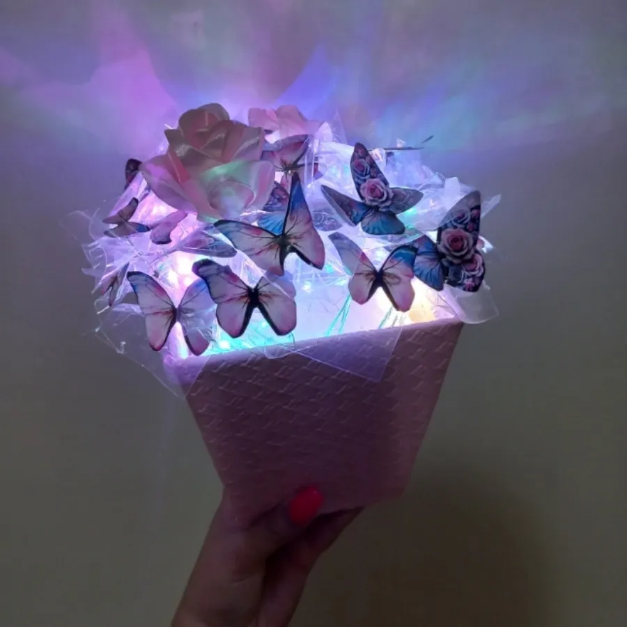 باکس گل هدیه پروانه ای