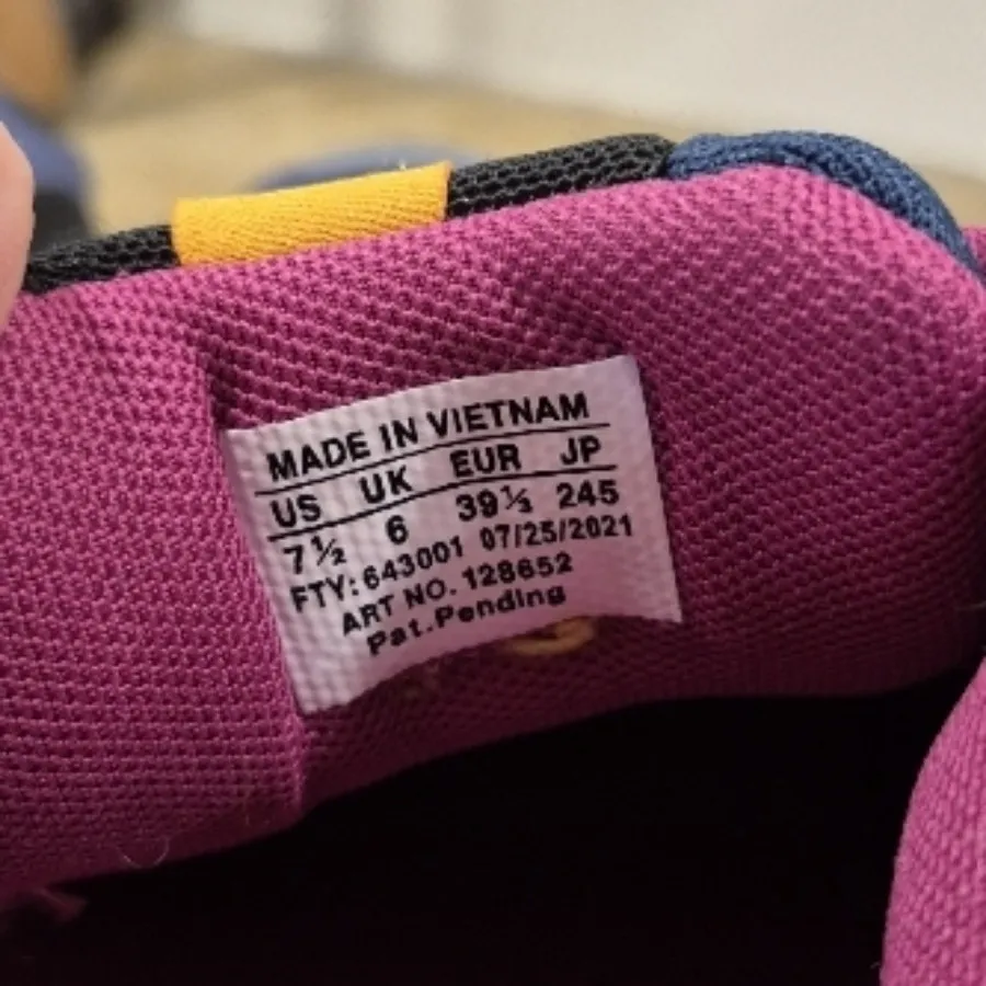 کتانی زنانه سالامون