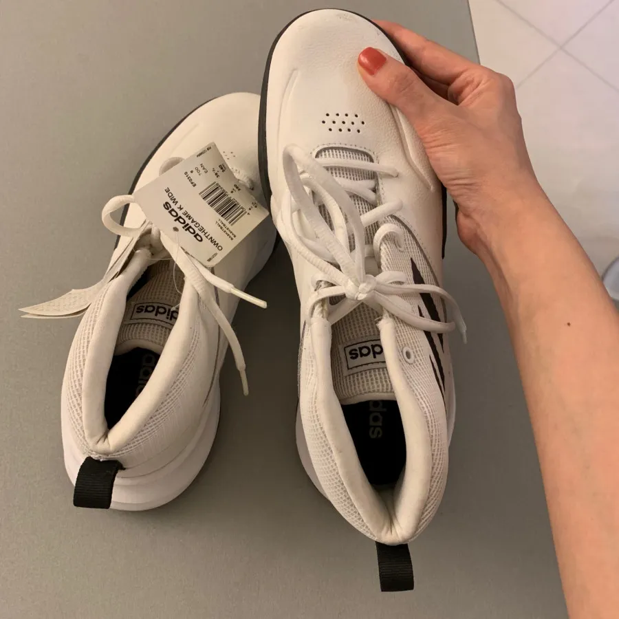 کتونی اورجینال adidas