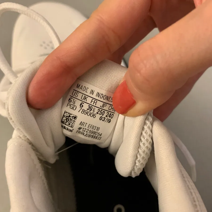 کتونی اورجینال adidas