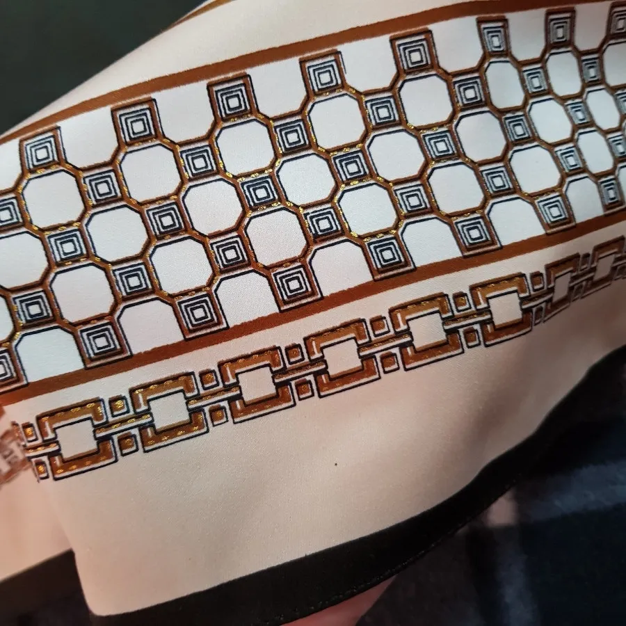 روسری ساتن(86 در 86 سانت)