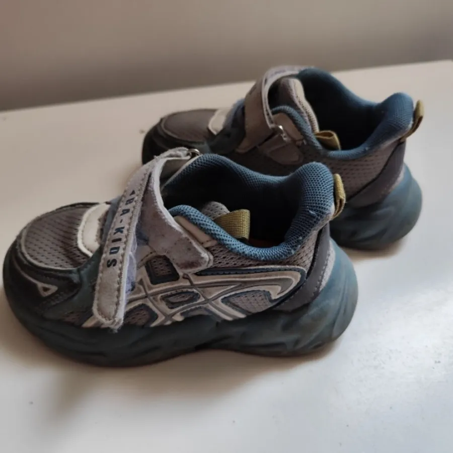 کتونی بچه گانه