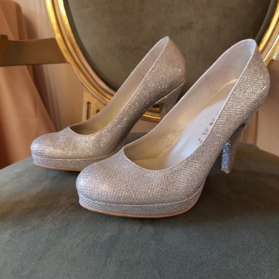 کفش  برند RONAK