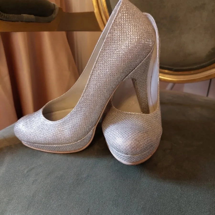 کفش  برند RONAK