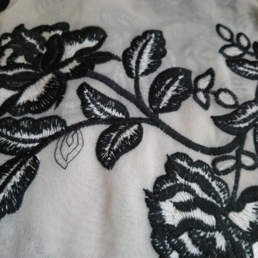 پارچه حریر خامه دوزی شده