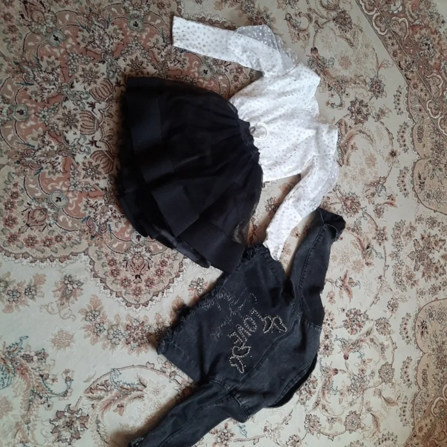 یک‌کت تک‌دخترانه وبلوزدام