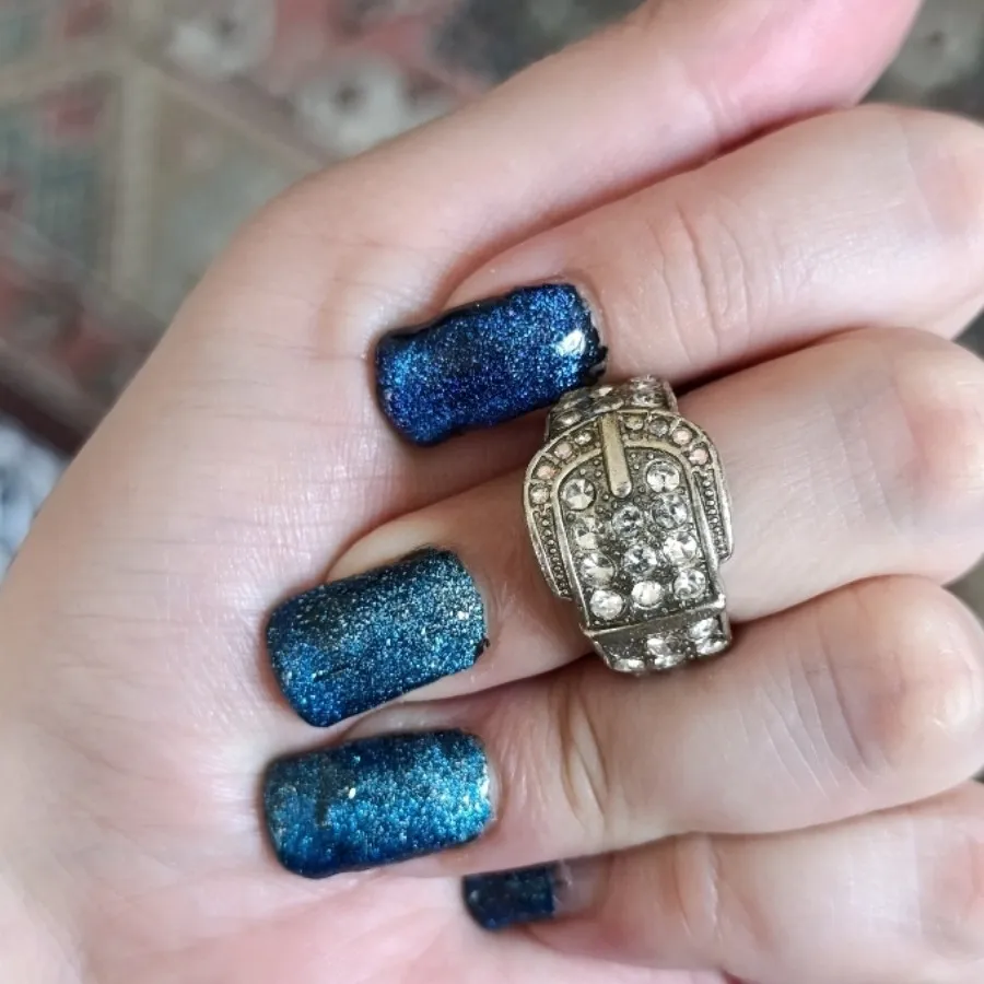 انگشتر نقره طرح سگک