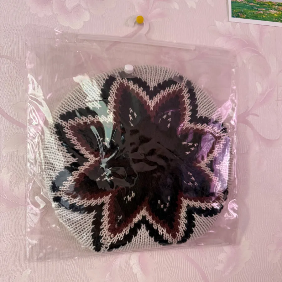 کلاه بافتنی طرحدار