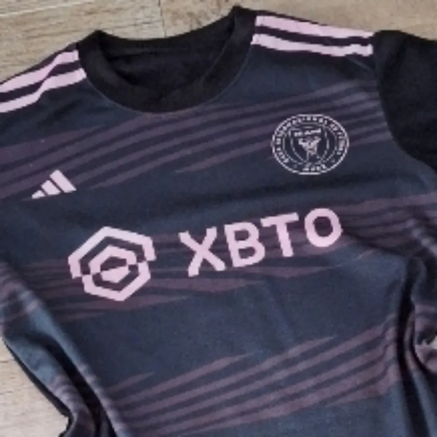 تیشرت شلوارک ورزشی فوتبال