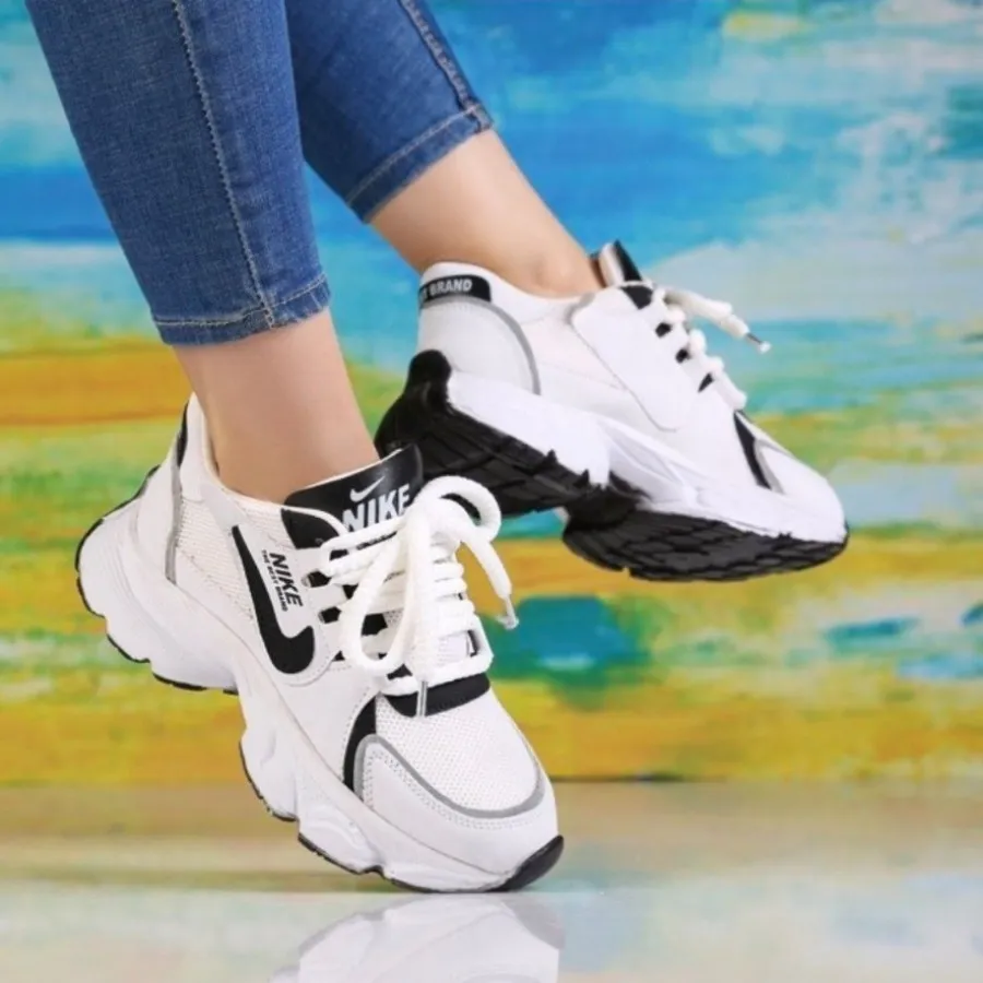 کفش کتونی جدید