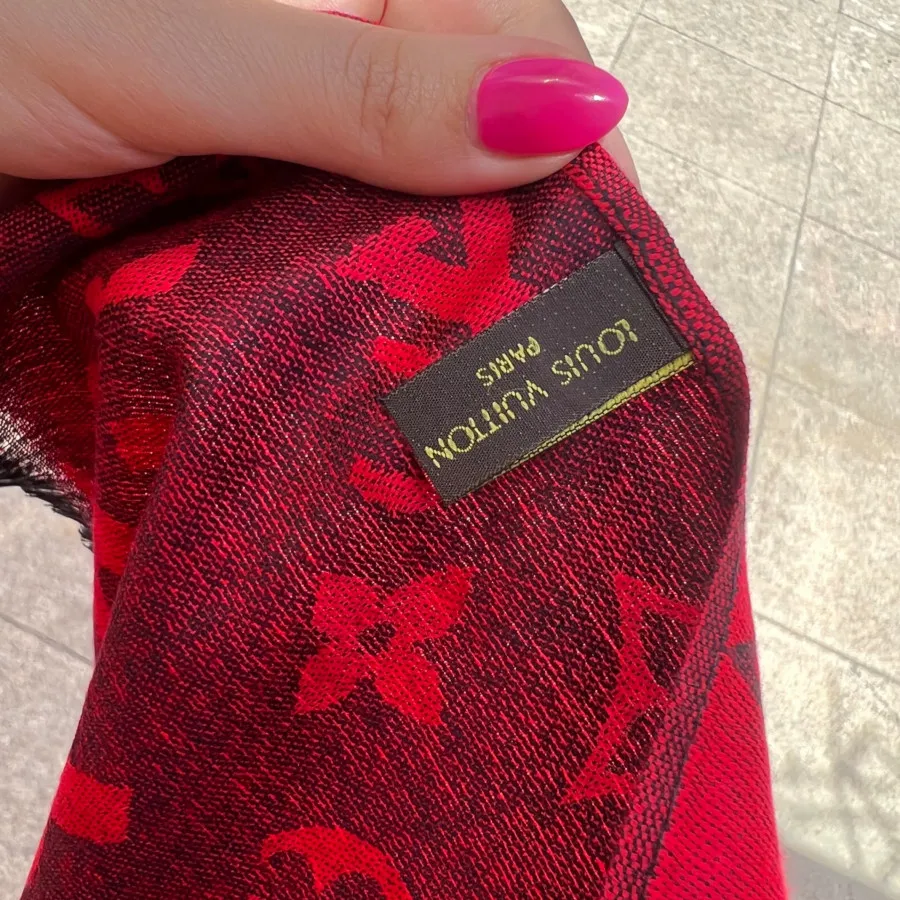 شال Louis Vuitton