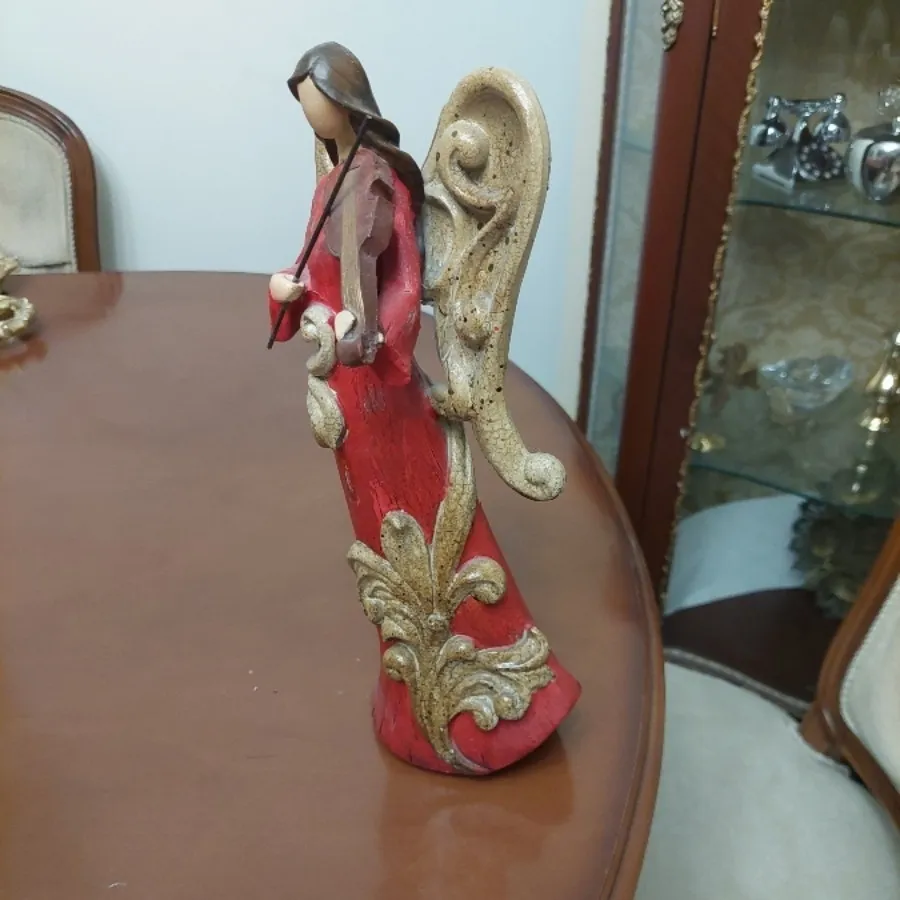 مجسمه ( ورق بزنید )