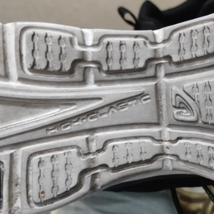 کتونی اسکیچرز