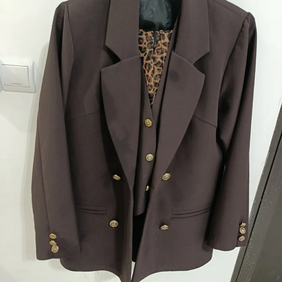 کت و شلوار و ژیله