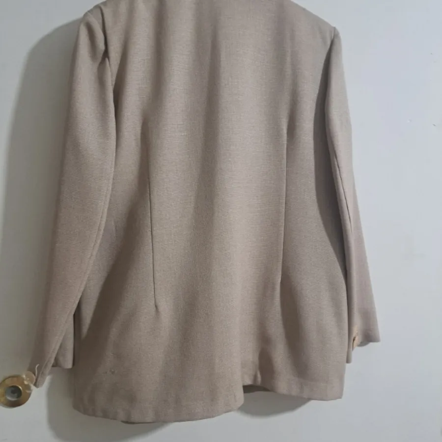 کت وشلوار  کرم خوش پوش