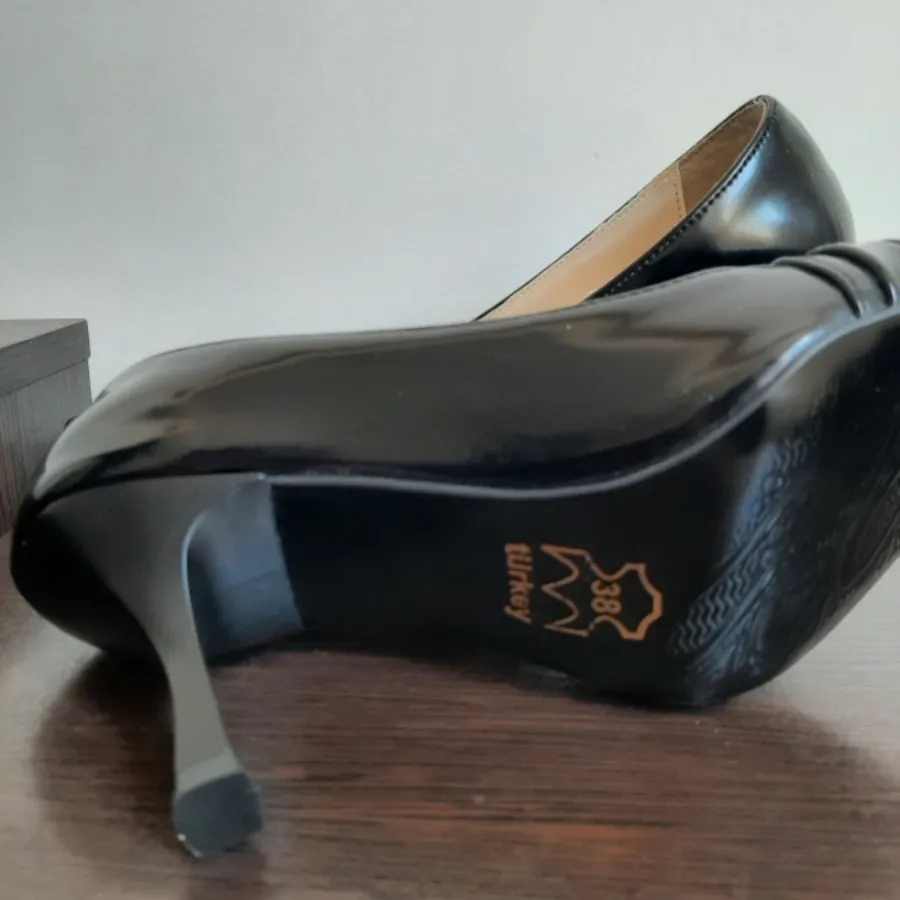 کفش پاشنه مجلسی