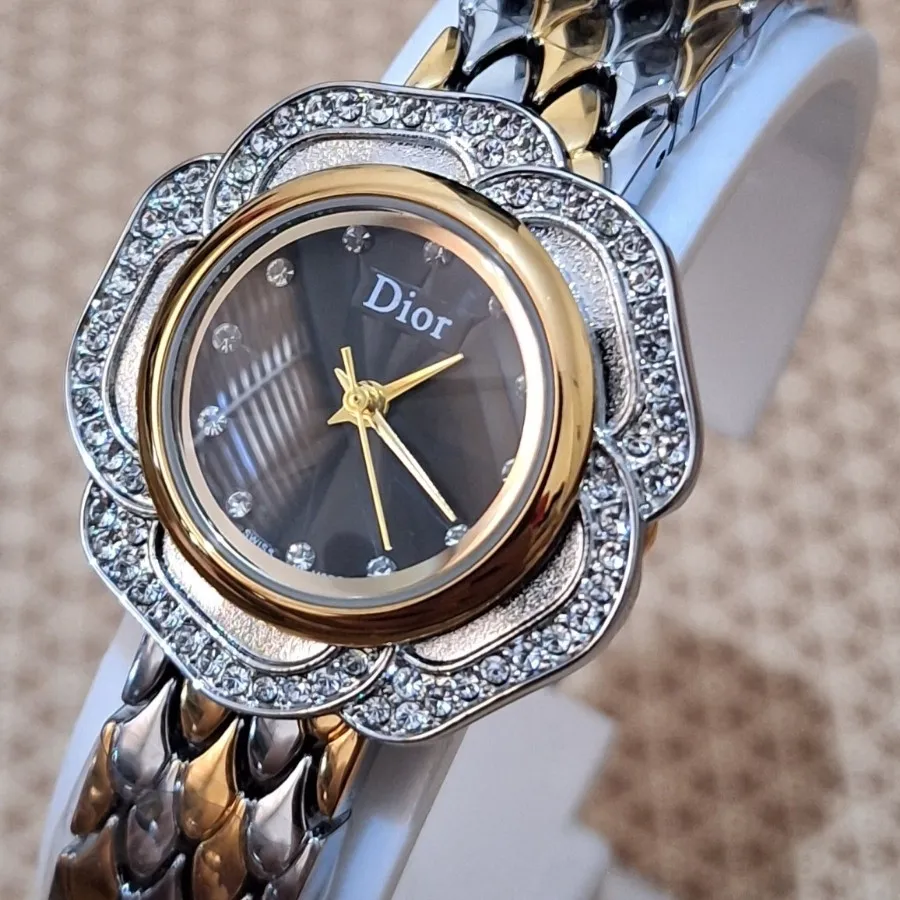 ساعت زنانه دیور نگین دار