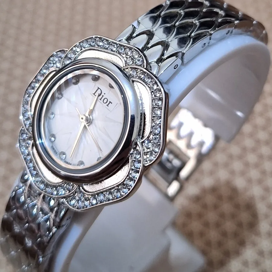 ساعت زنانه دیور نگینی