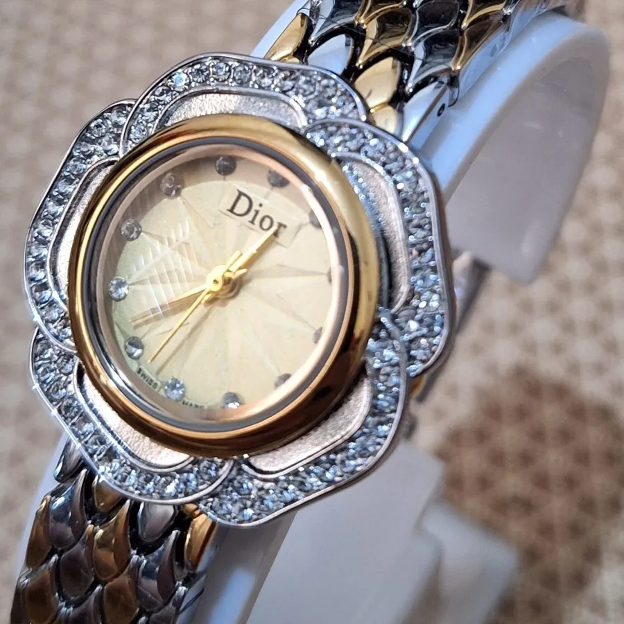 ساعت زنانه دیور دور نگینی