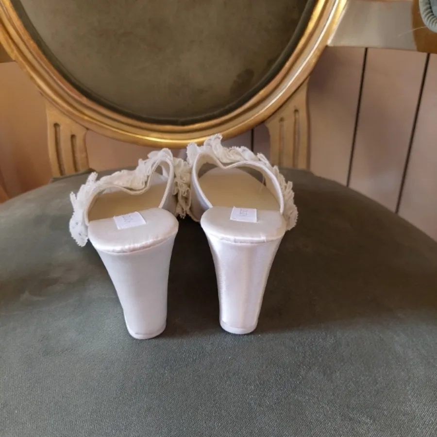 صندل ( ورق بزنید )