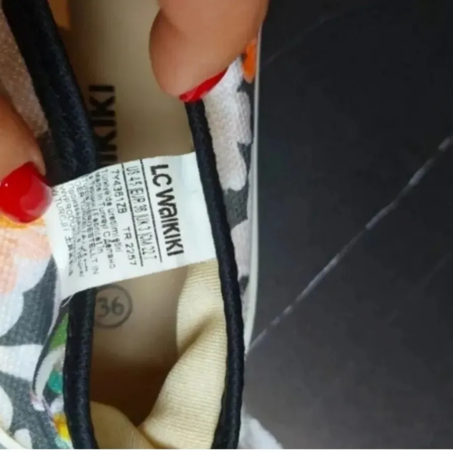 کفش ال سی والکیکی