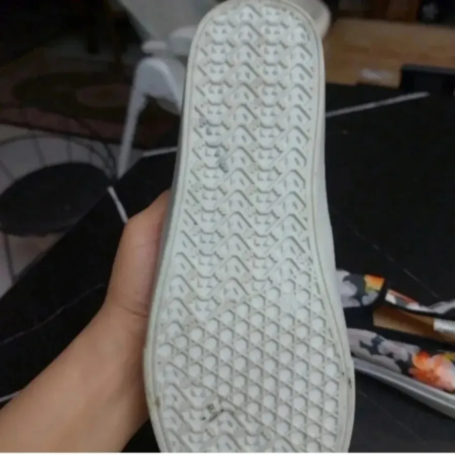 کفش ال سی والکیکی