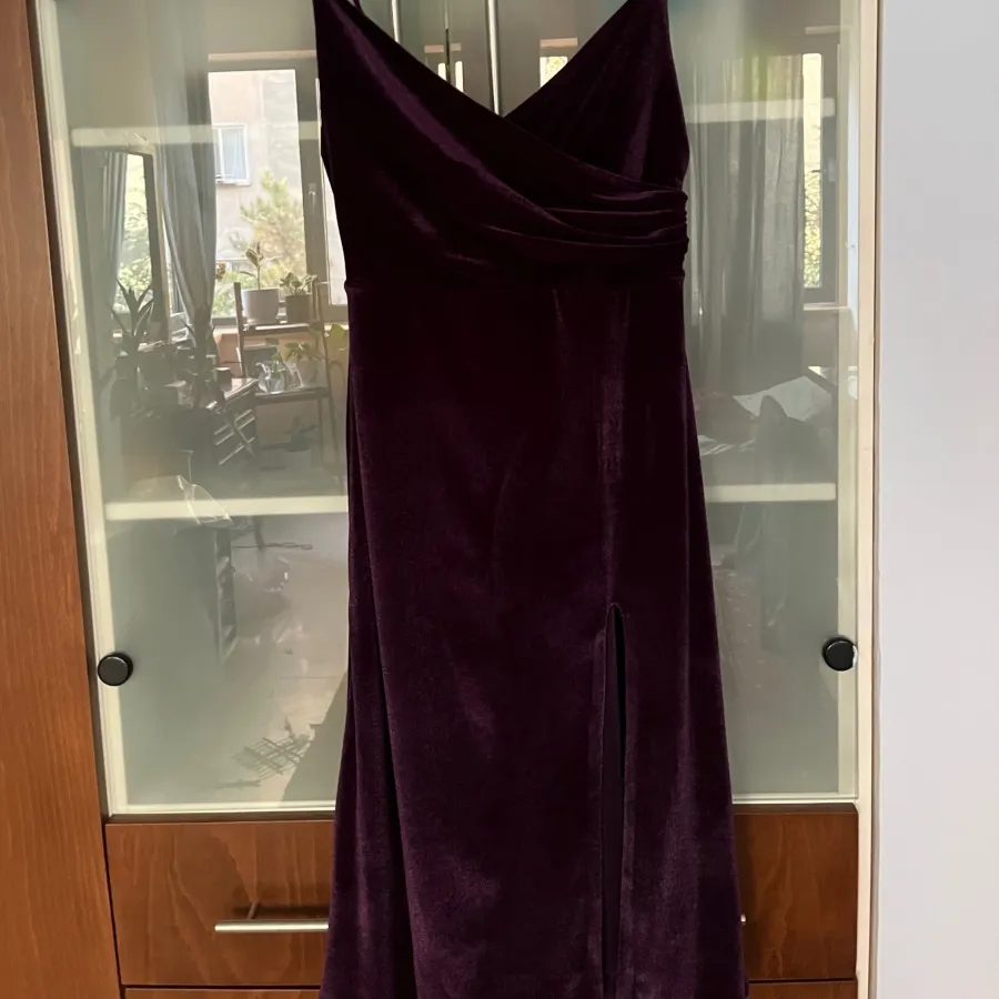 پیراهن مخمل چاک دار