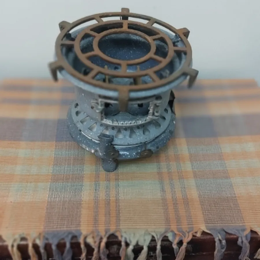 چراغ دوفیتله نفتی قدیمی .