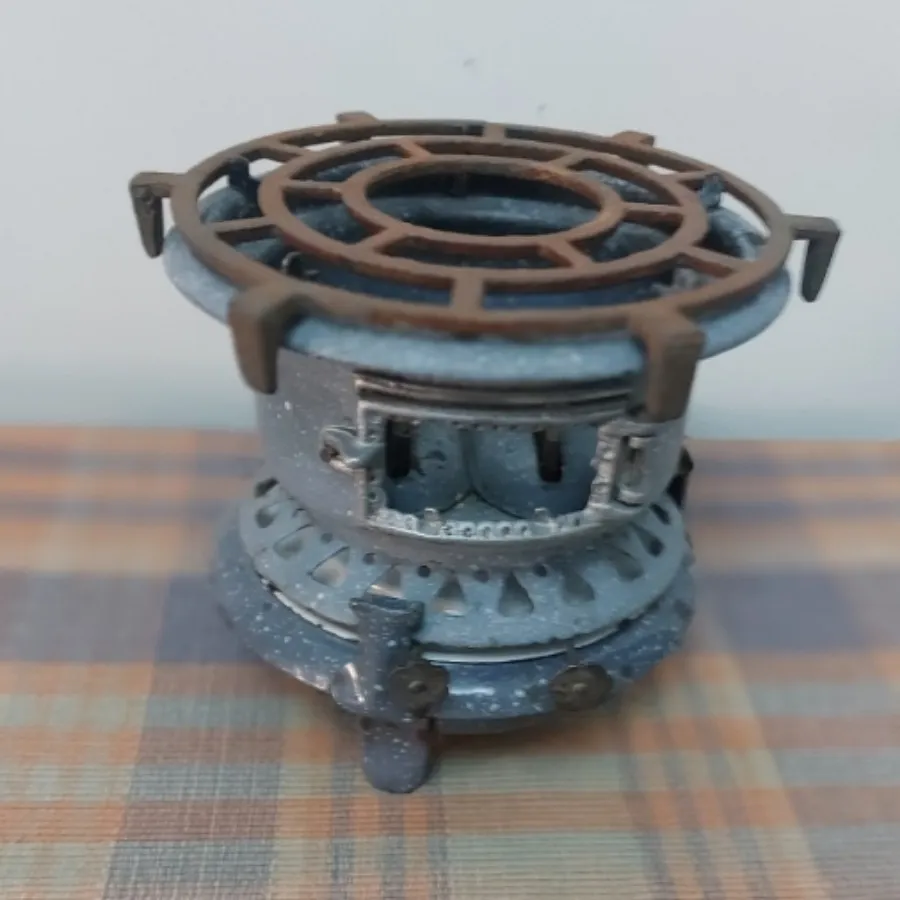 چراغ دوفیتله نفتی قدیمی .