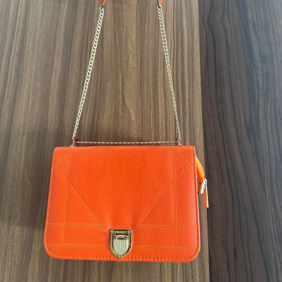 کیف نارنجی بند بلند