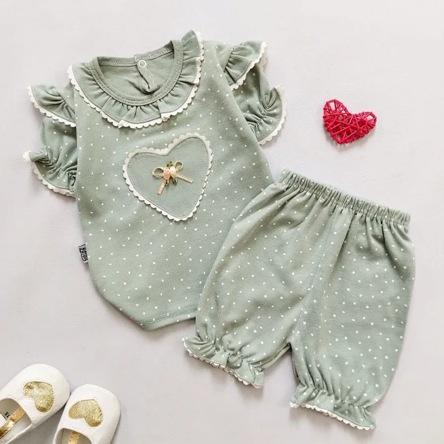 تیشرت شورت سبز خالدار ?