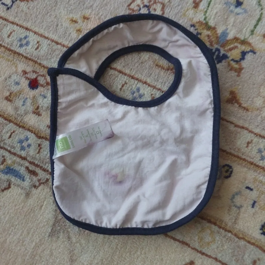 پیش بند نوزاد