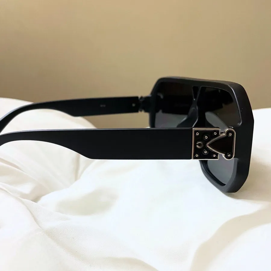 عینک لویی ویتون