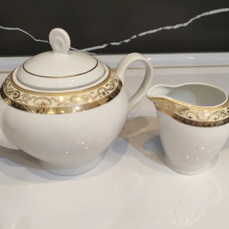 قوری و شکر ریز چینی