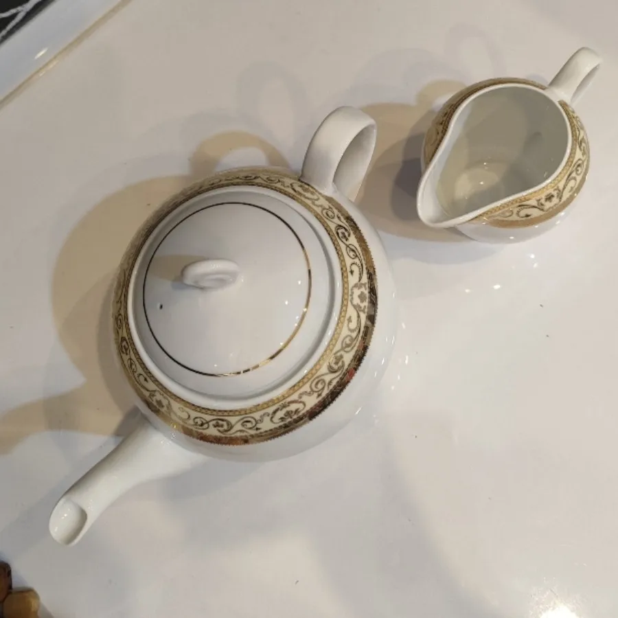 قوری و شکر ریز چینی