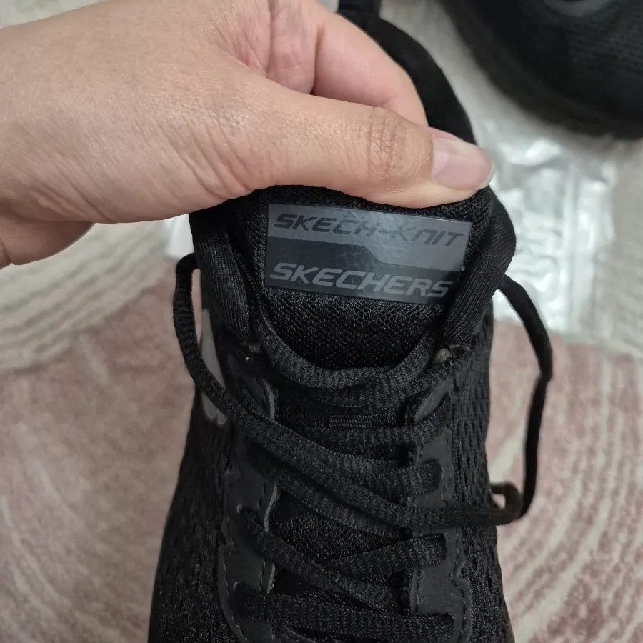 کتونی اسکچرز