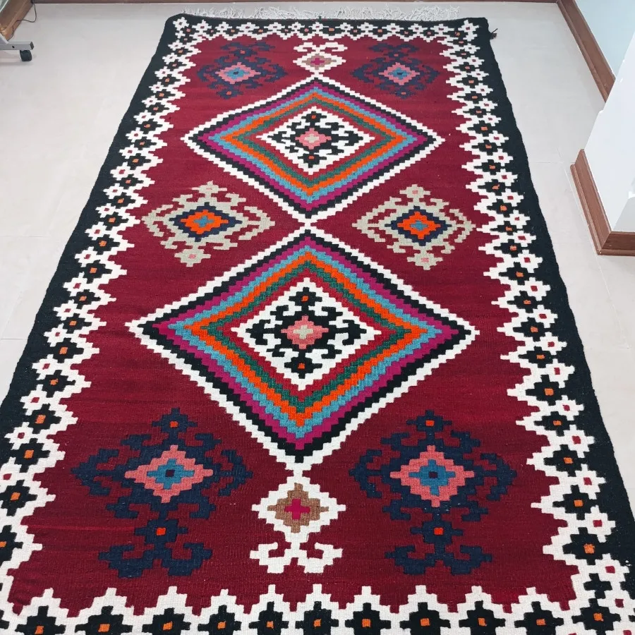 گلیم پشمی دستبافت