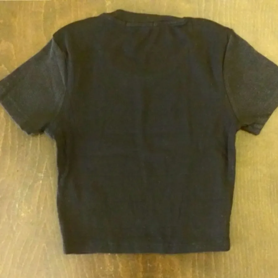 تیشرت کراپ کبریتی مشکی