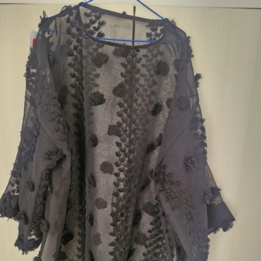 مانتو، رومایو یی،بلوز