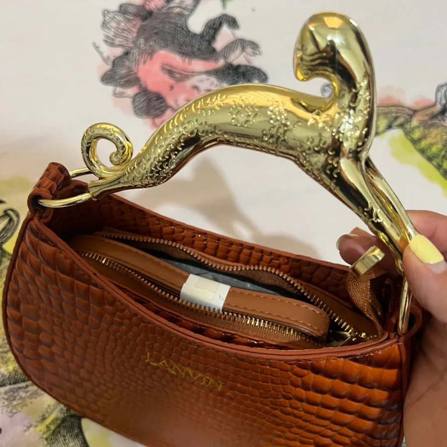 کیف ها کپی از برند لانوین