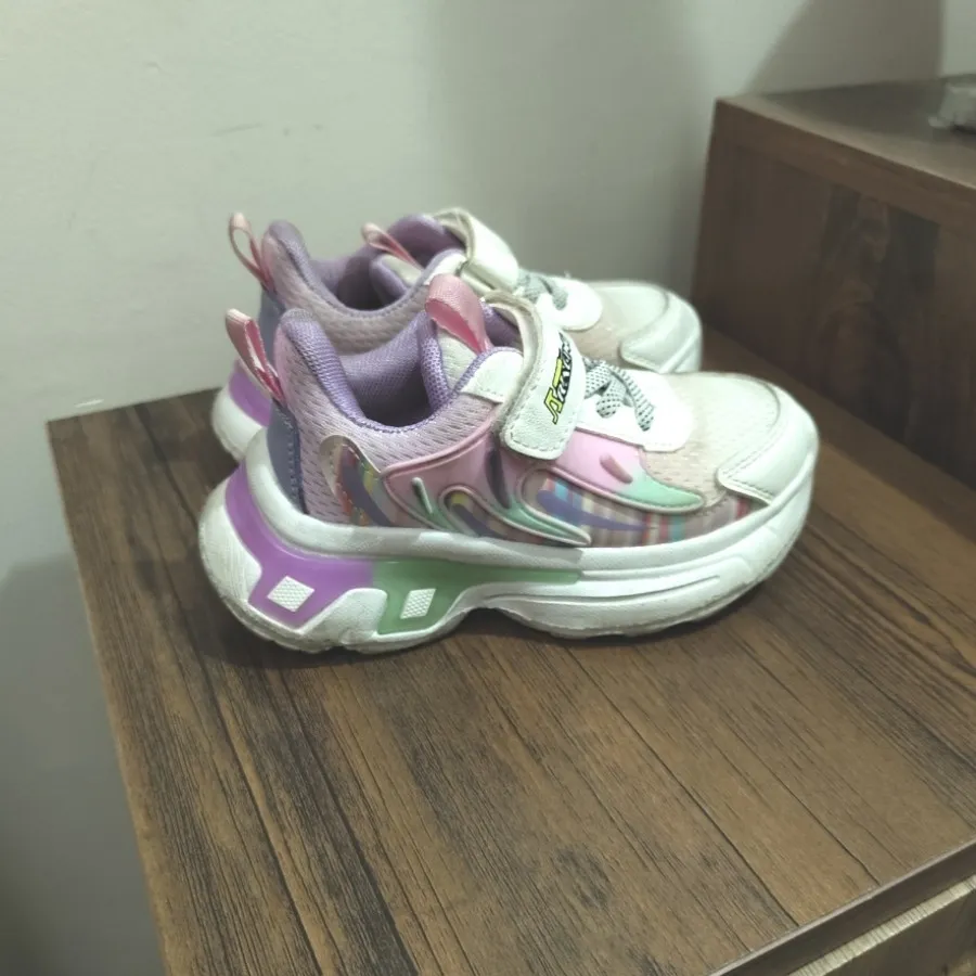 کتونی بچگانه