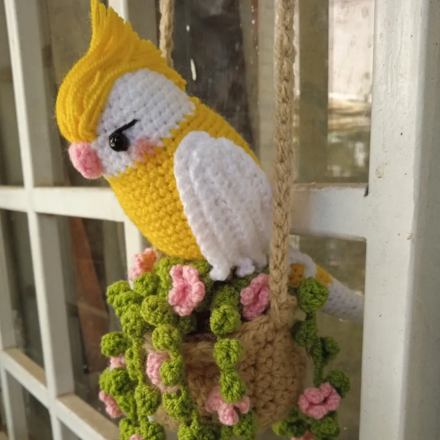 آویز گل و پرنده دستباف