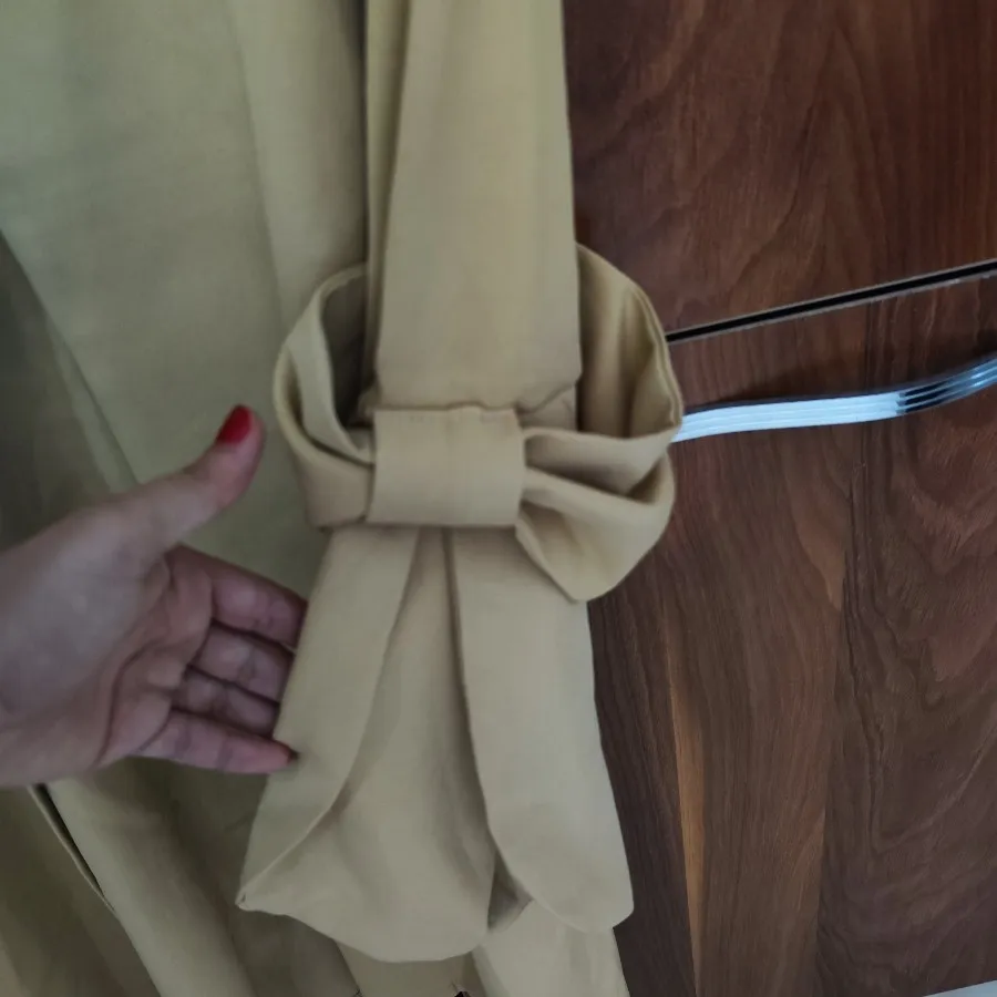 مانتو کرم نسکافه ای