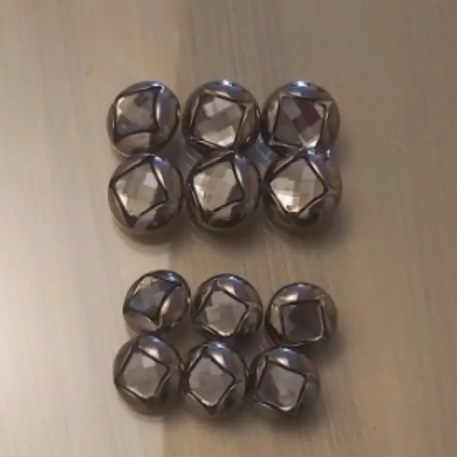 دکمه لباس شیک و زیبا