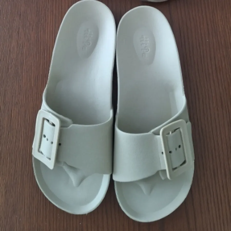 2 جفت دمپایی سگک دارکرمی