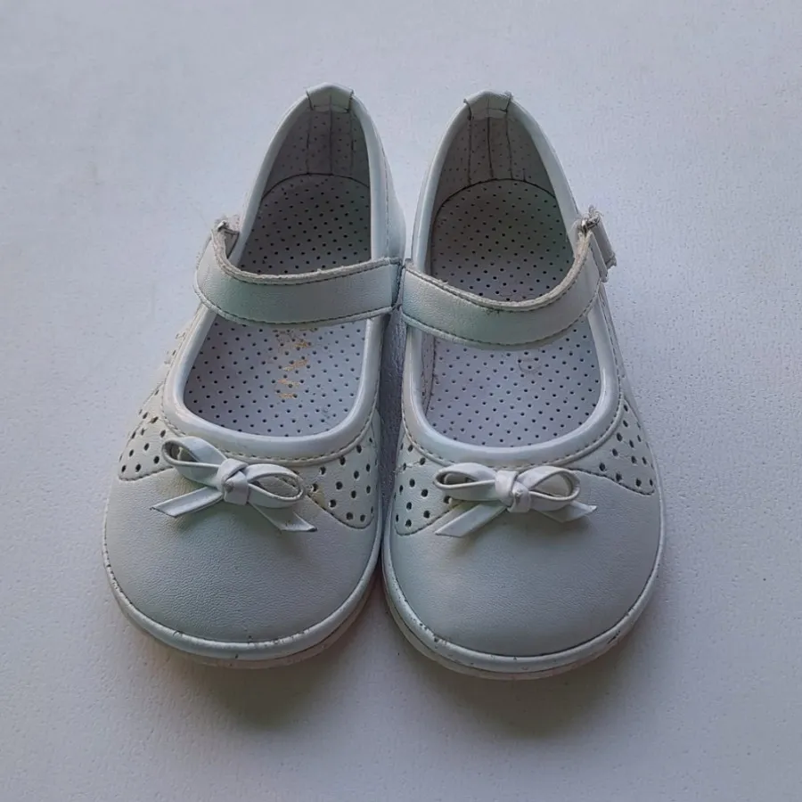 کفش بچهگانه