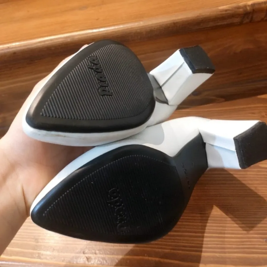 کفش سفید زنانه