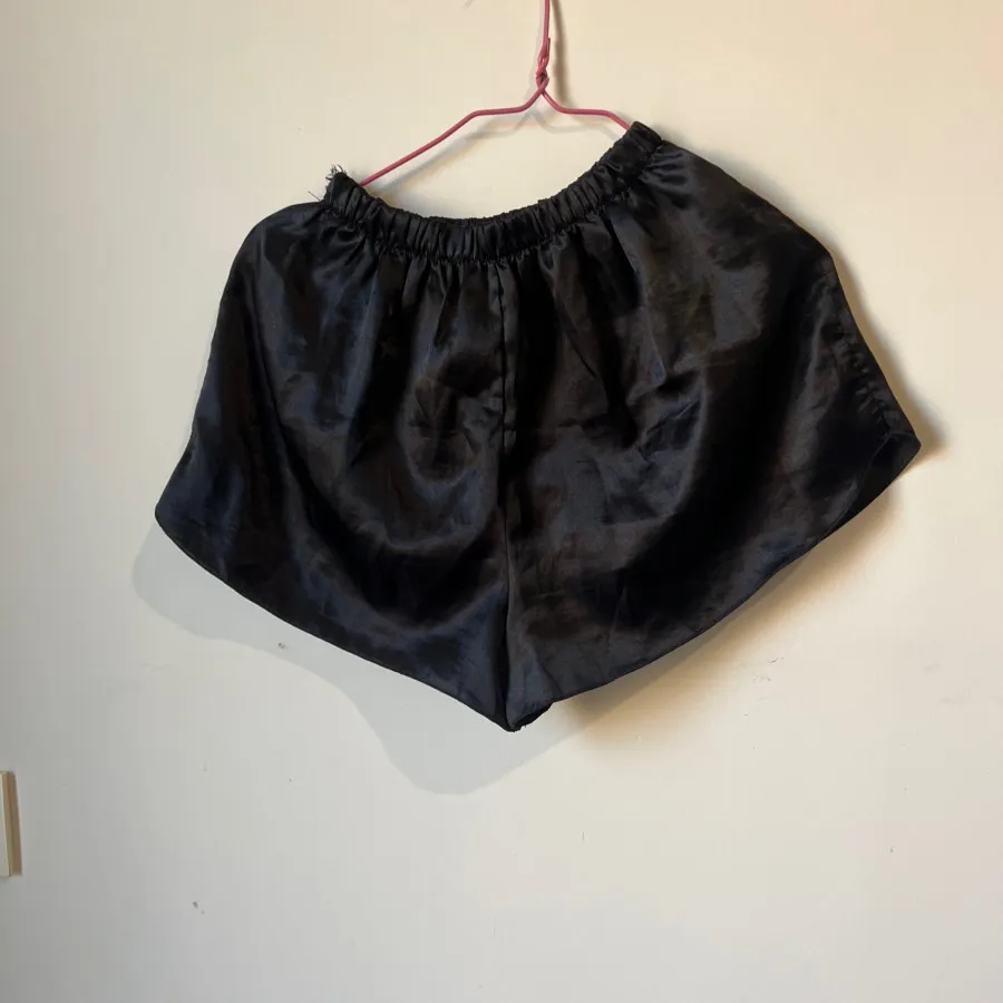 شلوارک ساتن