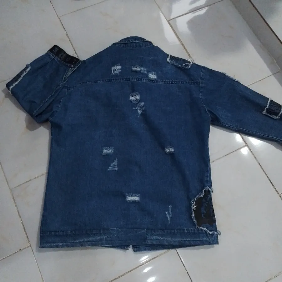 کت جین برند VOGUE