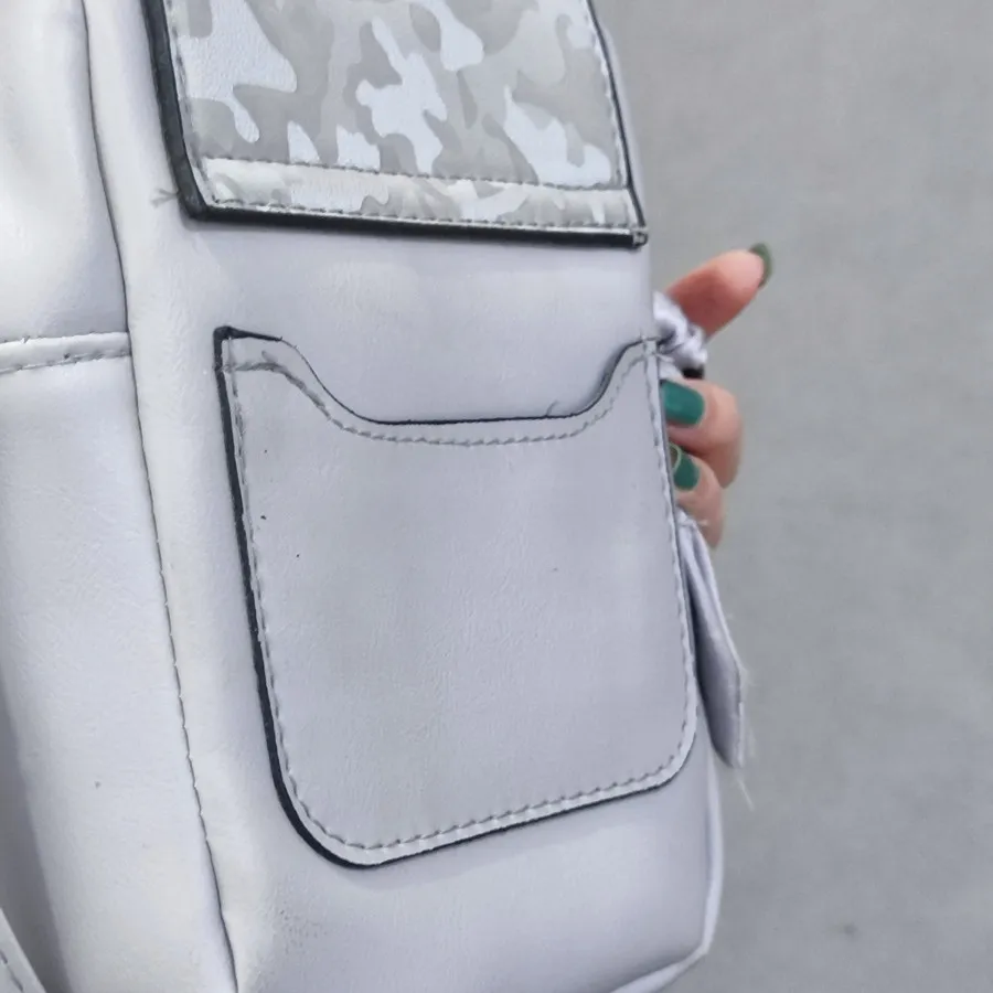 کیف دوشی جادار طوسی